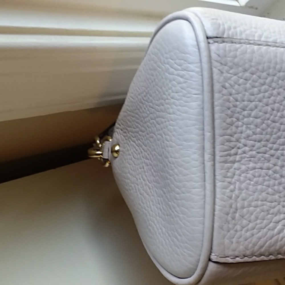 Kate Spade Leather Dove Gray, Gold Hardware NEW EXCELLENT CONDITION - Picture 8 of 13